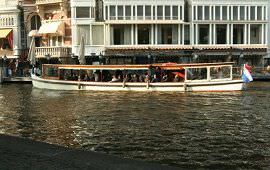 Boot huren Amsterdam. Salonboot Old Queen