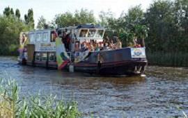 Boot huren Aalsmeer. Partyboot Het Partyschip