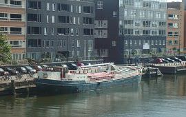 Boot huren Rotterdam. Woonboot Boot VII