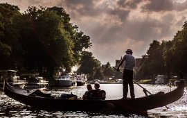 Boat rental Leeuwarden. Gondela Rosa