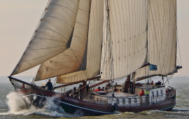 Boot huren Enkhuizen. Klipper Eenhoorn