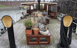 Boot huren Rotterdam. Woonboot Logeerboot Rotterdam