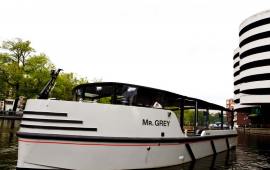 Boot huren Amsterdam. Motorboot Mr Grey