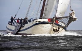 Boot huren Harlingen. Tjalk Noordfries