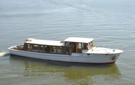 Boot huren Amsterdam. Salonboot Amber 