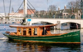 Boot huren Amsterdam. Salonboot Amstel