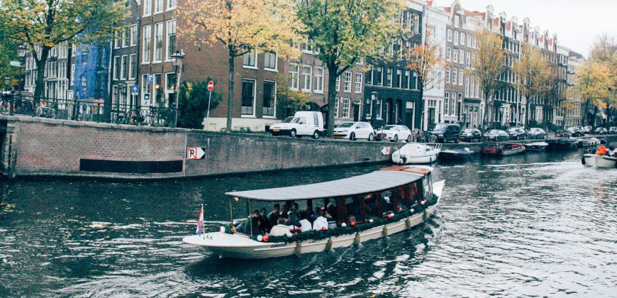 notarisboot amsterdam agathe op de amsterdamse grachten