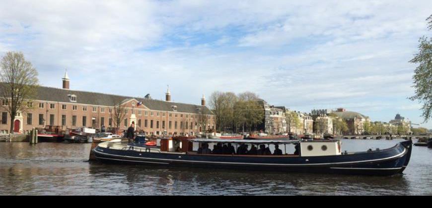 Tjalk huren Amsterdam Rinske