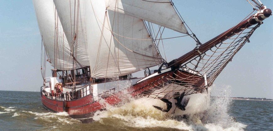 zeilboot huren stavoren frisius van adel
