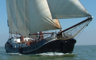 Boot huren Harlingen. Tjalk Aagtje